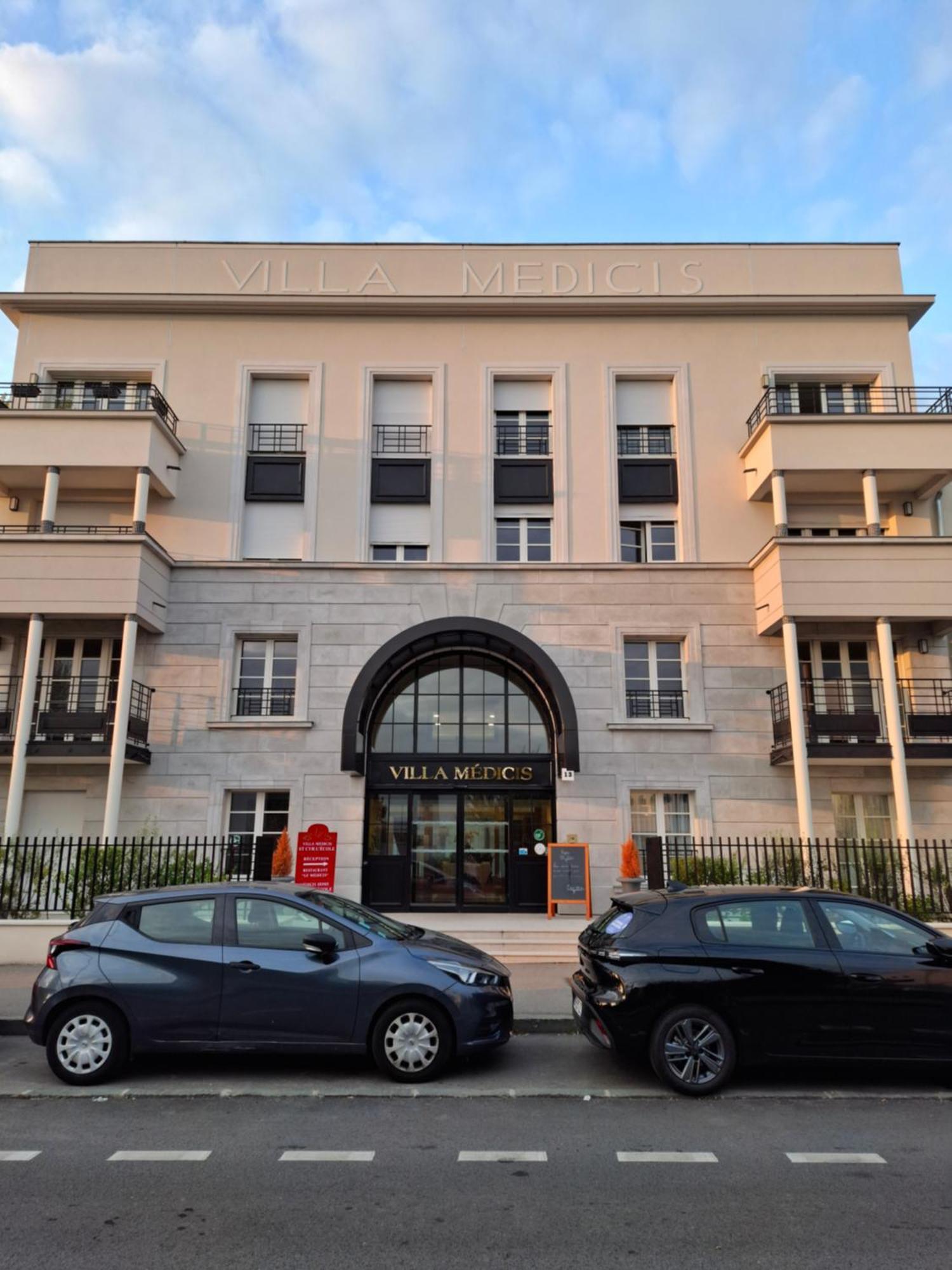 Villa Medicis Versailles Saint-Cyr-lʼÉcole Exteriör bild